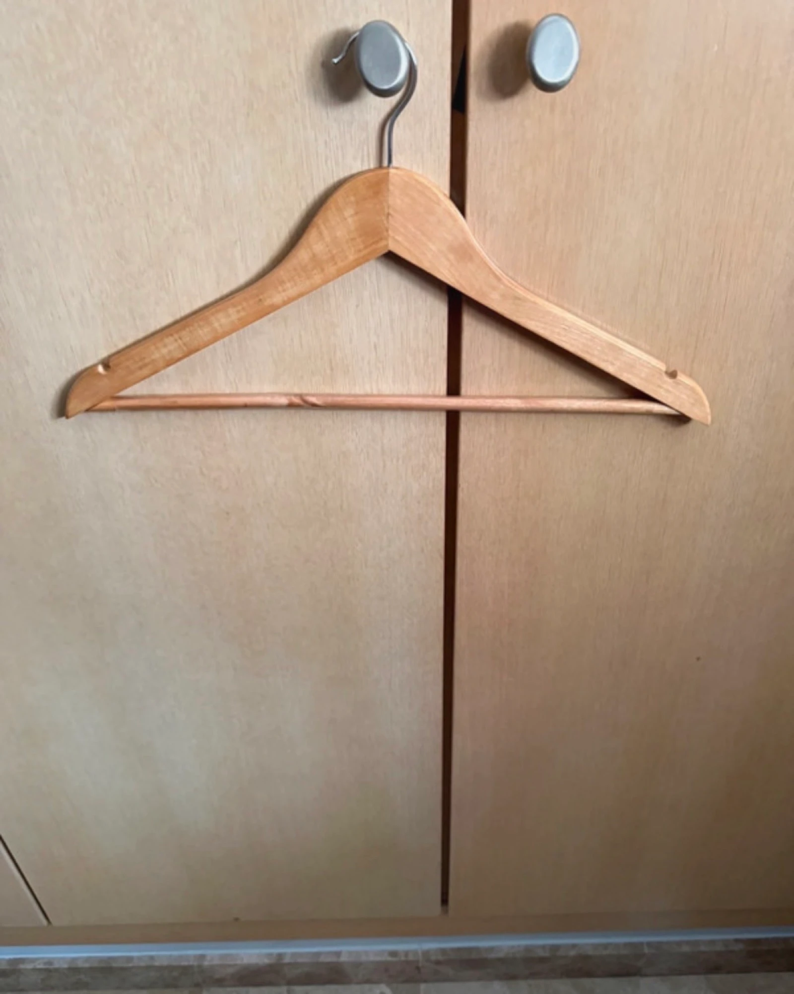 Pack of 10 Natural Wood Hangers for Closet – photo 2